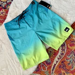 Men’s Quiksilver sz.30 “DSG New Fader 20”